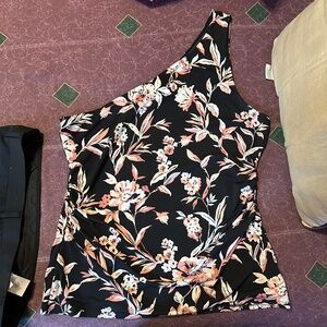 White House Black Market Women's One Shoulder Floral Top